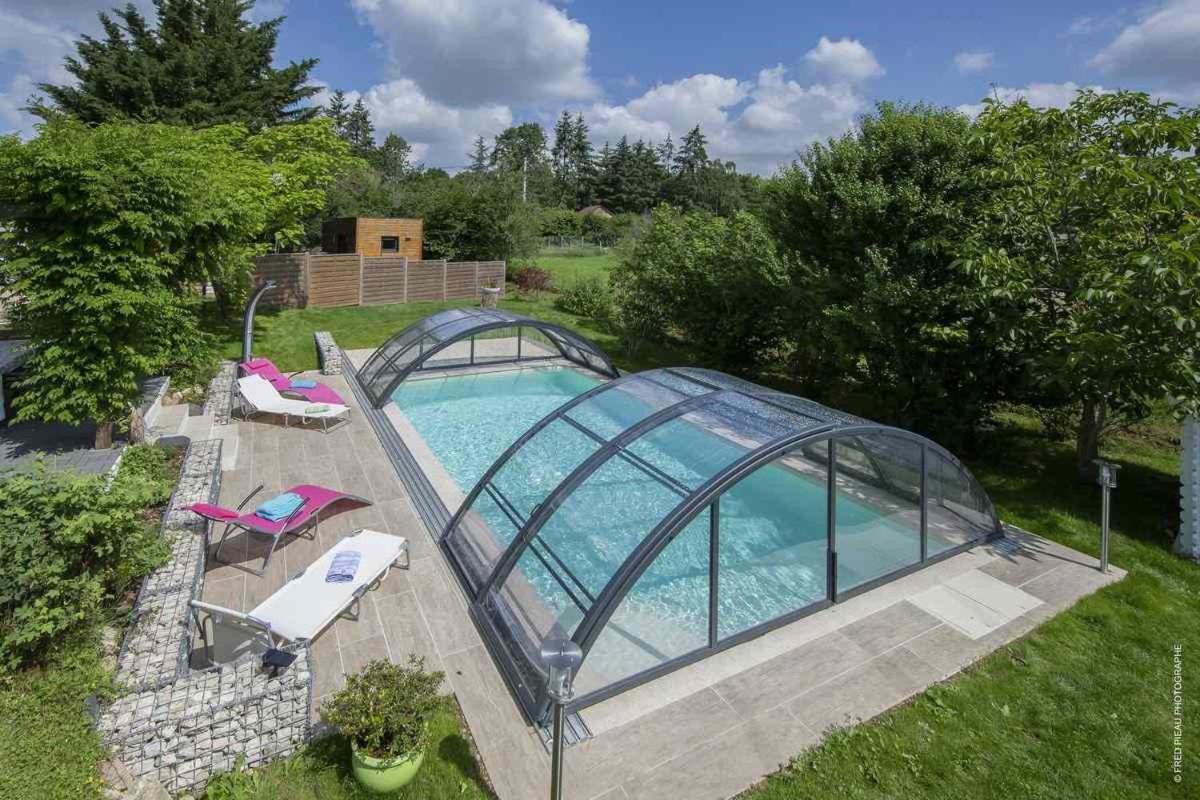 Au Coeur Du Bien-Etre, Gite Avec Piscine Chauffee Et Couverte, Spa, Sauna, Massages Monteaux Bagian luar foto